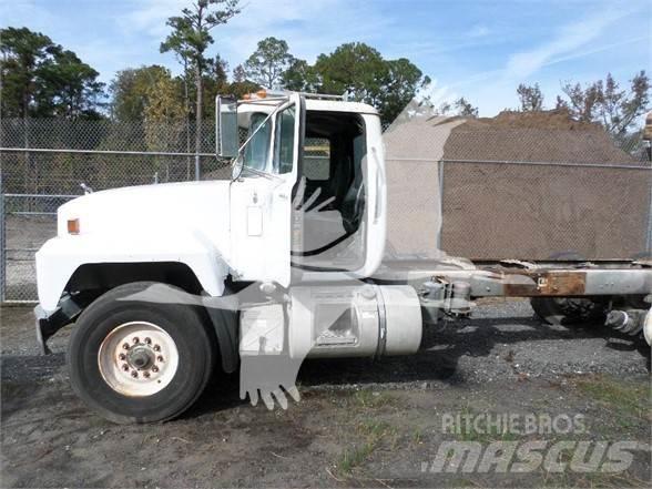 Mack DM600 Muut koneet