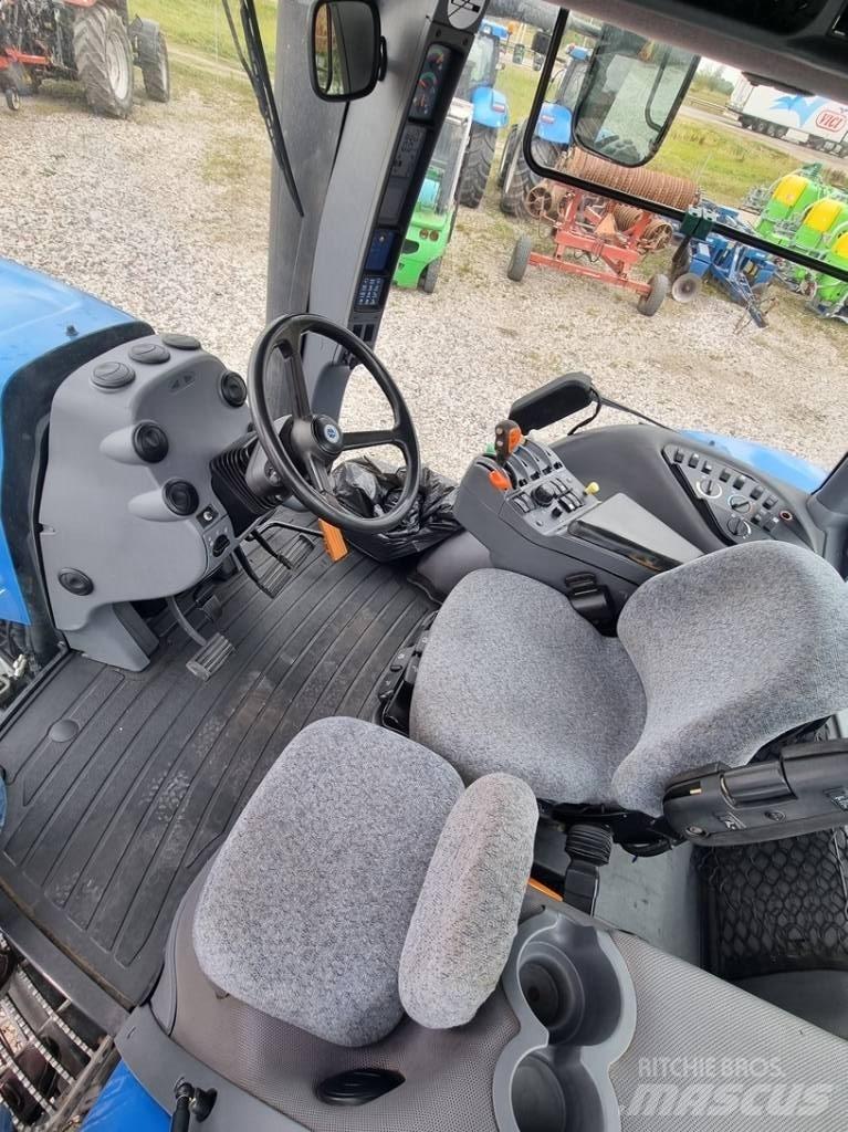 New Holland T 8040 Traktorit