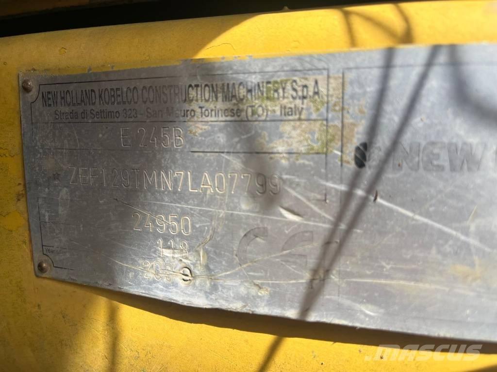 New Holland E 245 B Telakaivukoneet