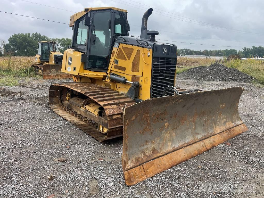 John Deere 700 KLGP Telaketjupuskutraktorit