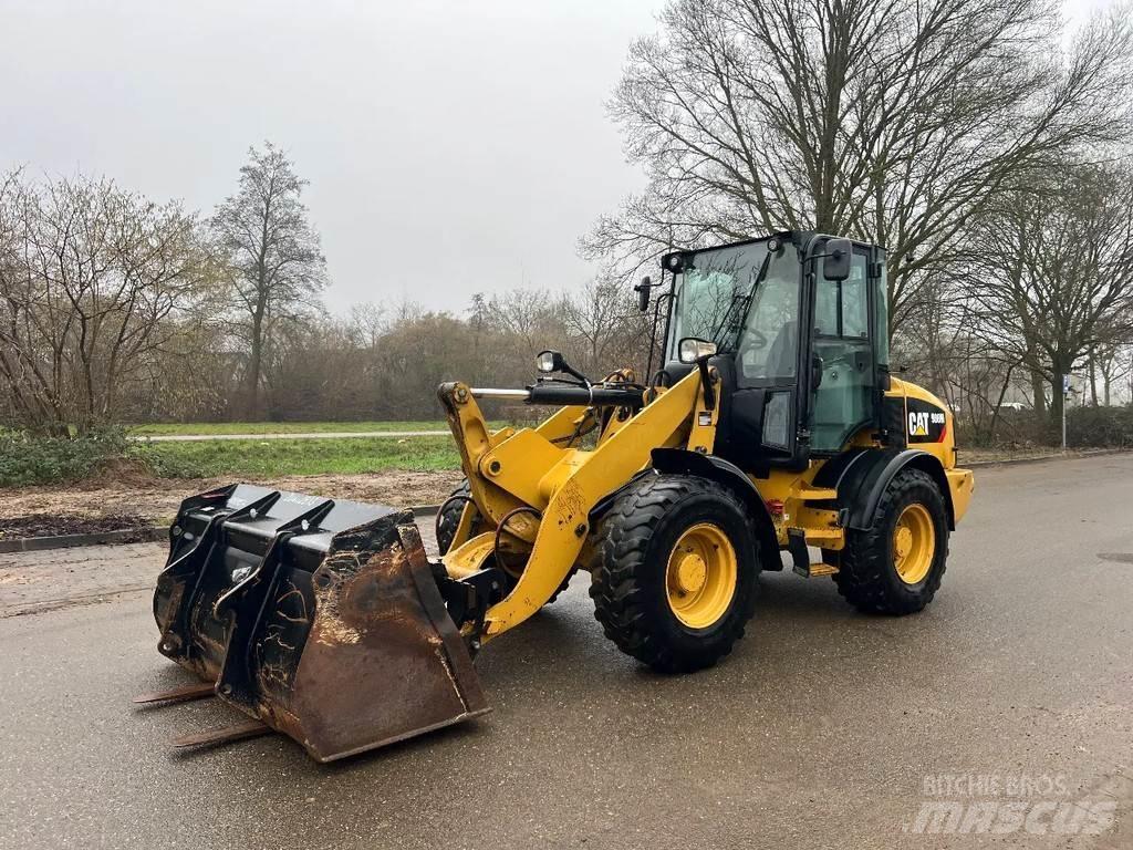 CAT 908M Pyöräkuormaajat