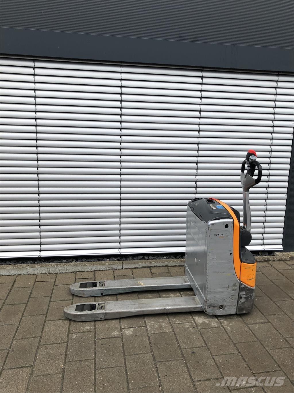 Still EXU16 Käyden ajettavat pinoamistrukit