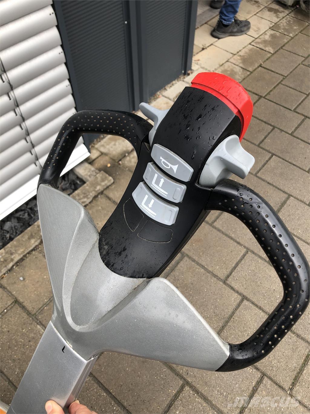 Still EXU16 Käyden ajettavat pinoamistrukit