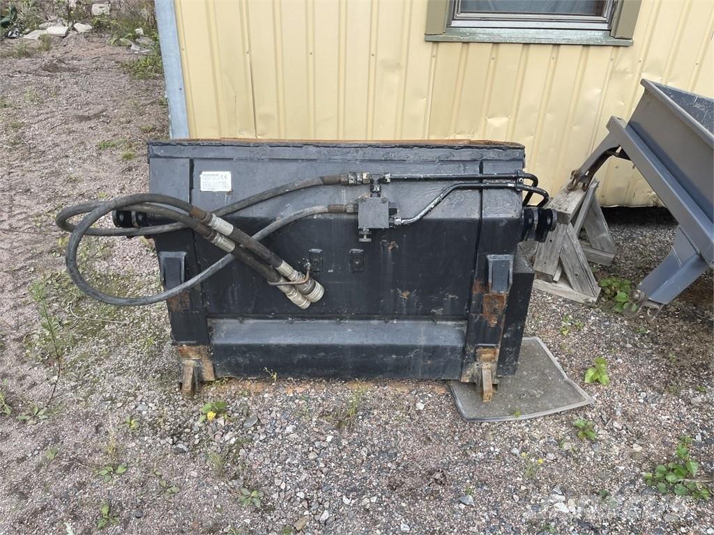  Vilakone Hiekotin Taajamatraktorien varusteet