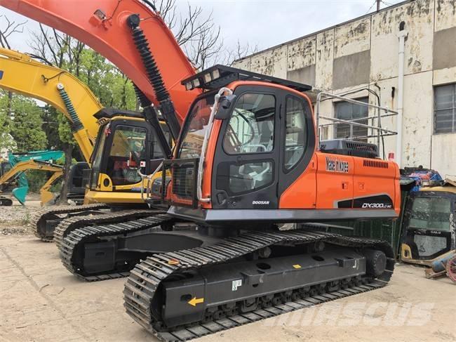 Doosan DX 300 LC Telakaivukoneet