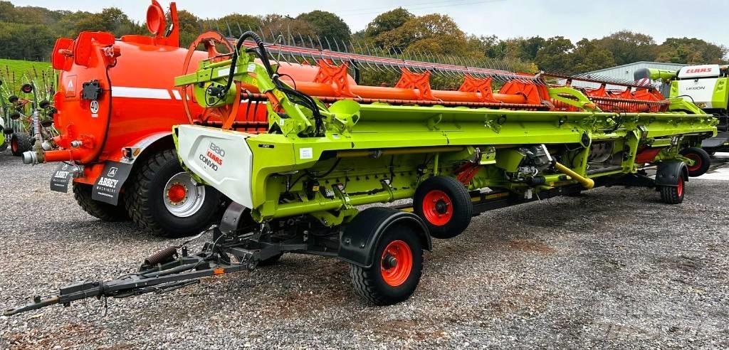 CLAAS Lexion 8900 TT Leikkuupuimurit