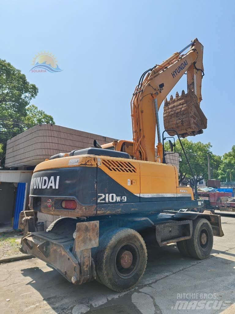 Hyundai R210W-9 Pyöräkaivukoneet