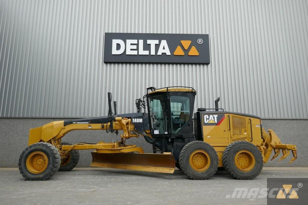 CAT 140M Tiehöylät
