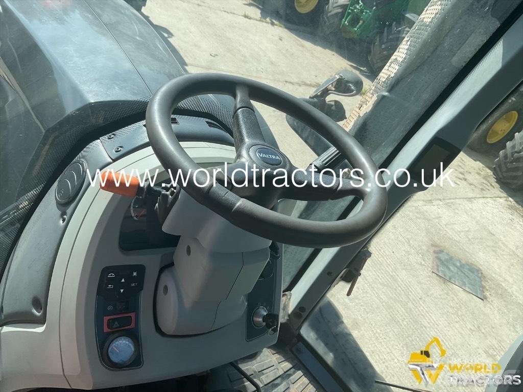 Valtra T 234 Traktorit