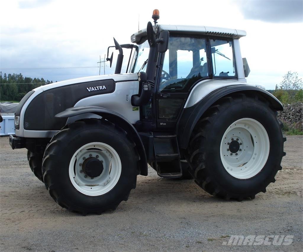 Valtra M150-4 Traktorit