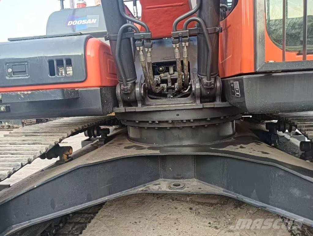 Doosan DX 225 LC-9C Telakaivukoneet