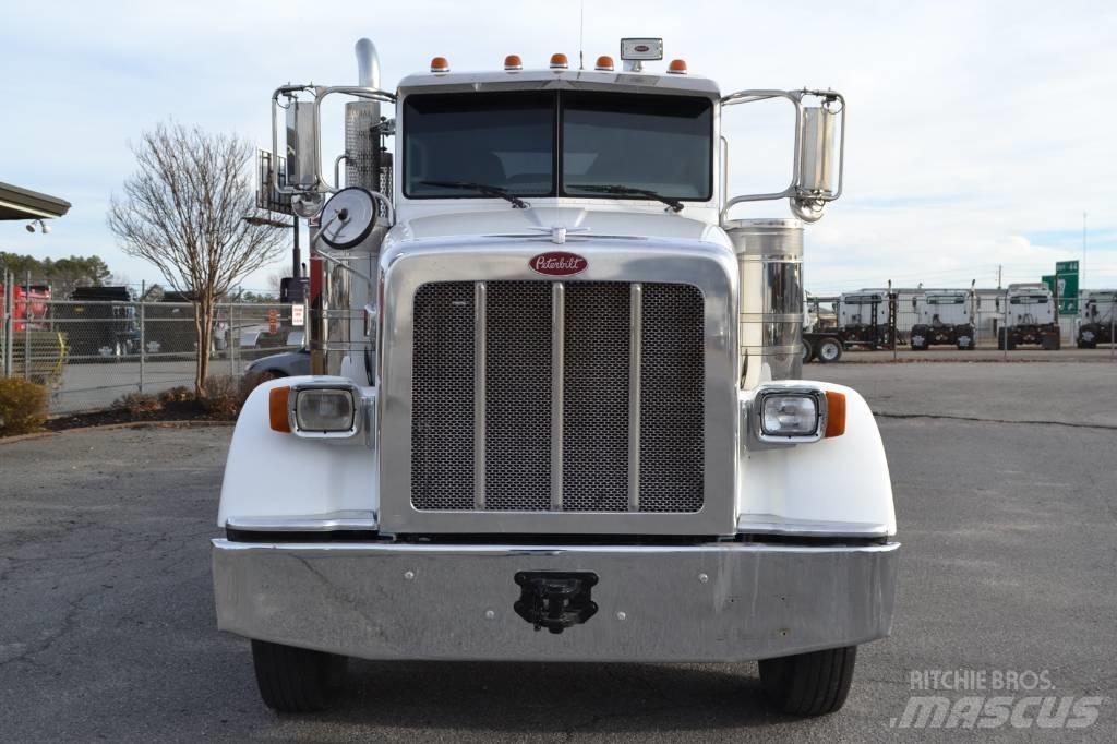 Peterbilt 367 Vetopöytäautot