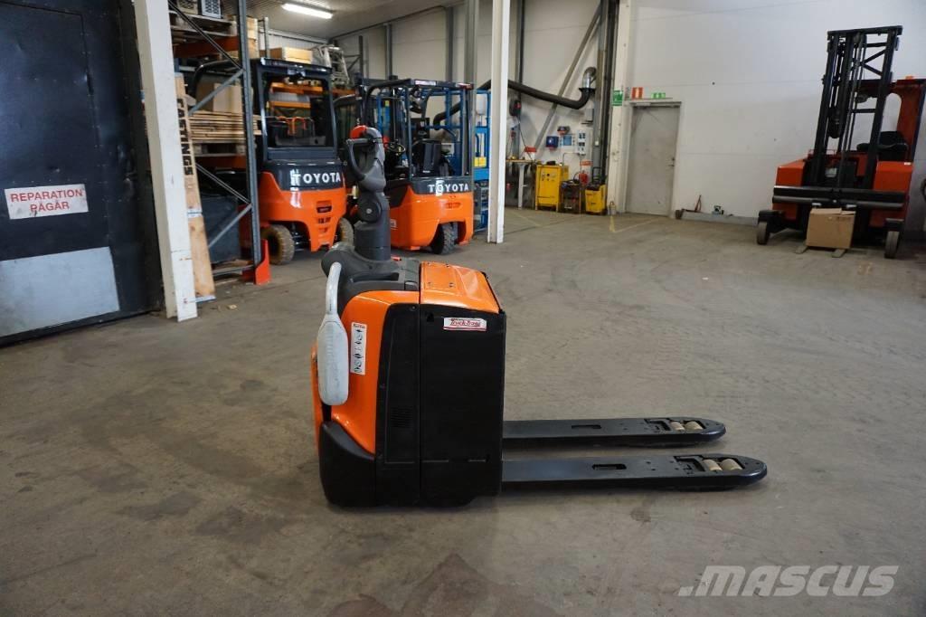 Toyota LPE220 Lavansiirtotrukit ajotasolla