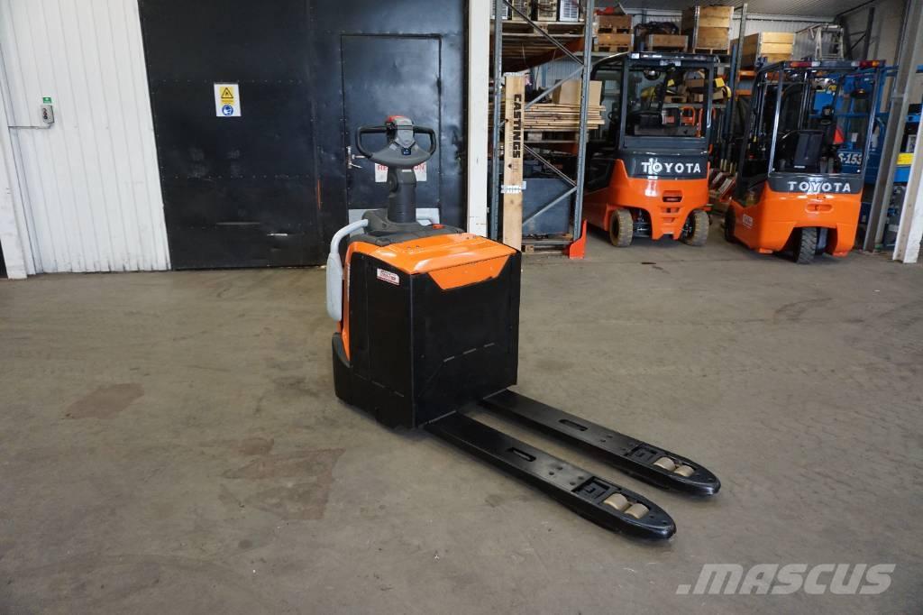 Toyota LPE220 Lavansiirtotrukit ajotasolla