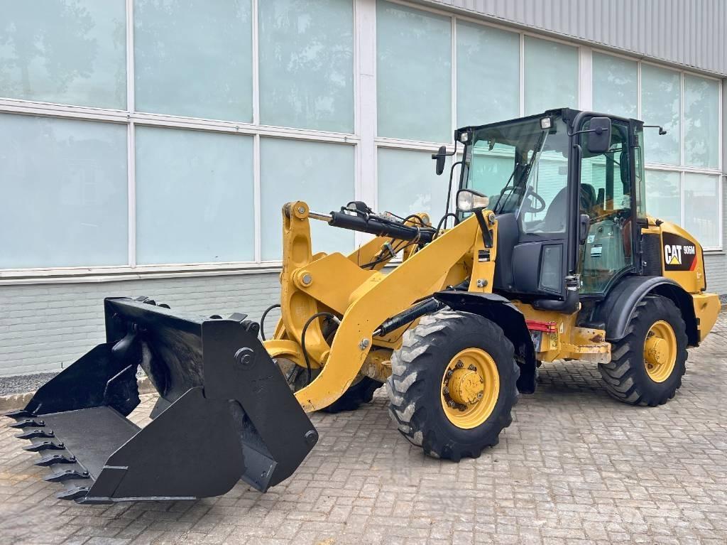 CAT 906 M    2016 Pyöräkuormaajat