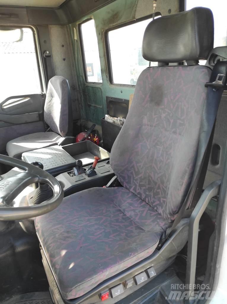 Iveco MP260 E35H Sora- ja kippiautot