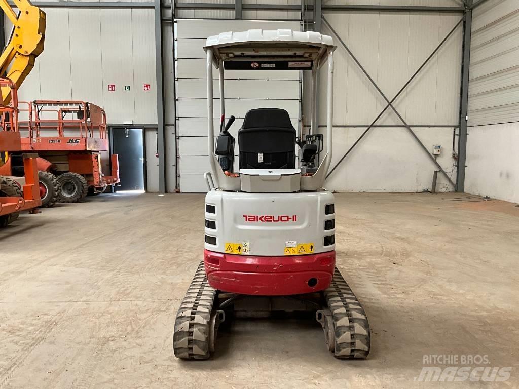 Takeuchi TB 215 R Minikaivukoneet < 7t