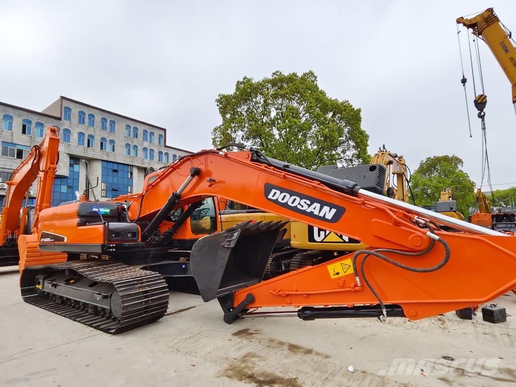 Doosan DX 225 LC Telakaivukoneet