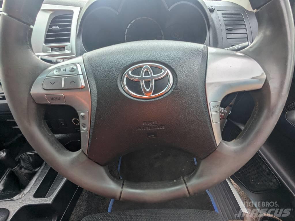 Toyota Hilux Lava-autot