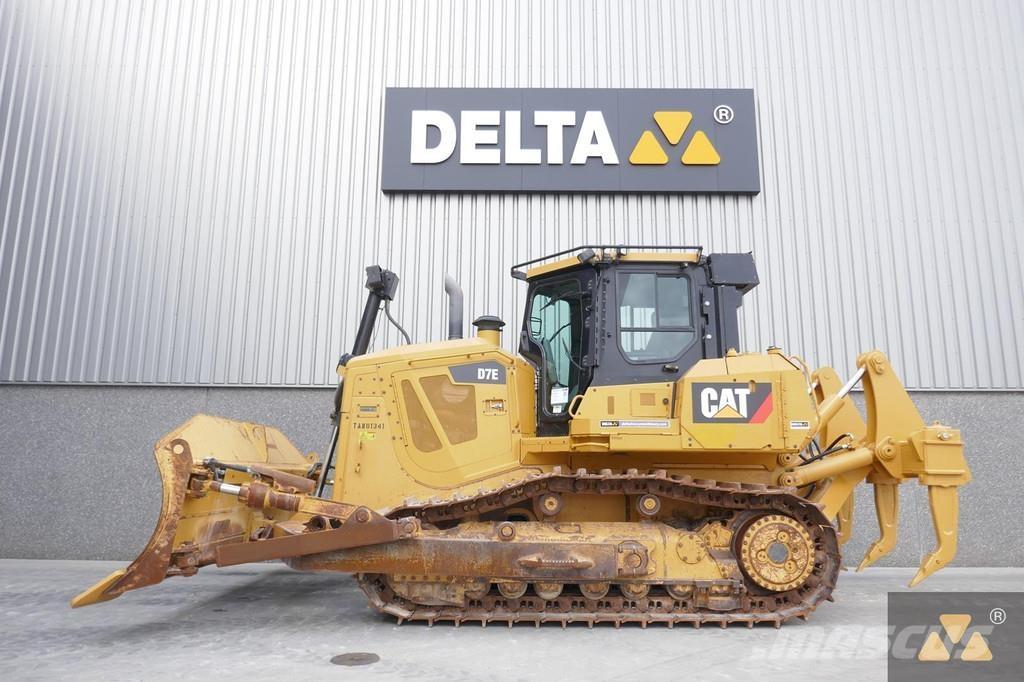 CAT D7E Telaketjupuskutraktorit