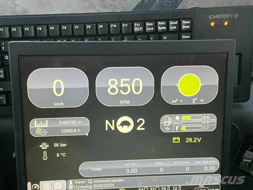 Komatsu 901 TX Harvesterit