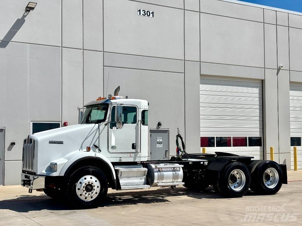 Kenworth T 800 Vetopöytäautot