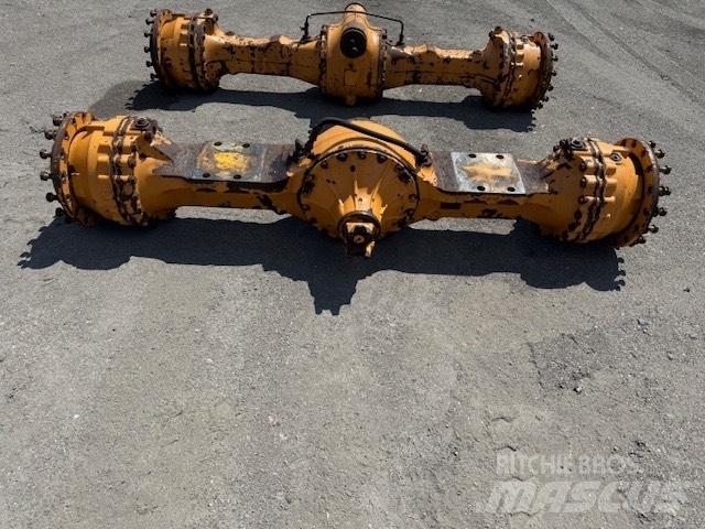CASE 821 E AXLES Akselit