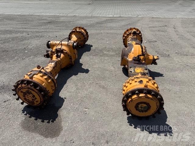 CASE 821 E AXLES Akselit