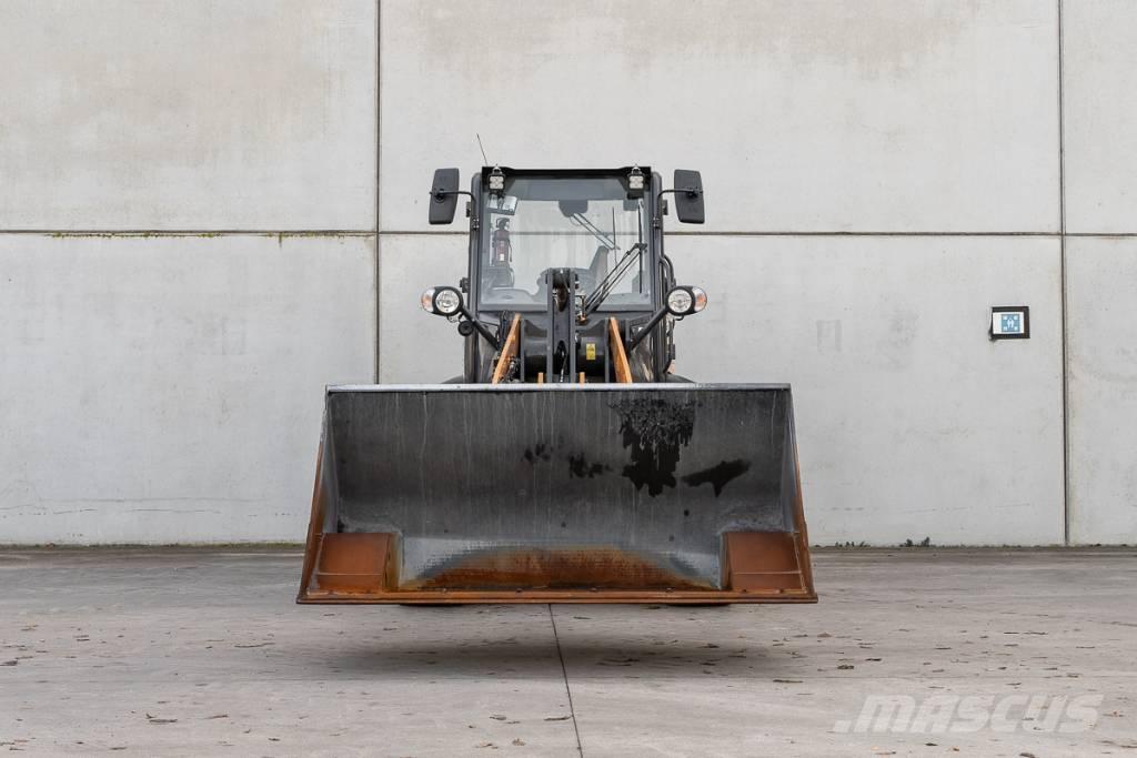 CASE 321 F Pyöräkuormaajat