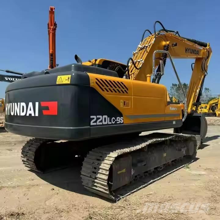 Hyundai R220LC-9S Telakaivukoneet