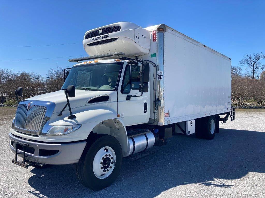 International 4300 Umpikorikuorma-autot