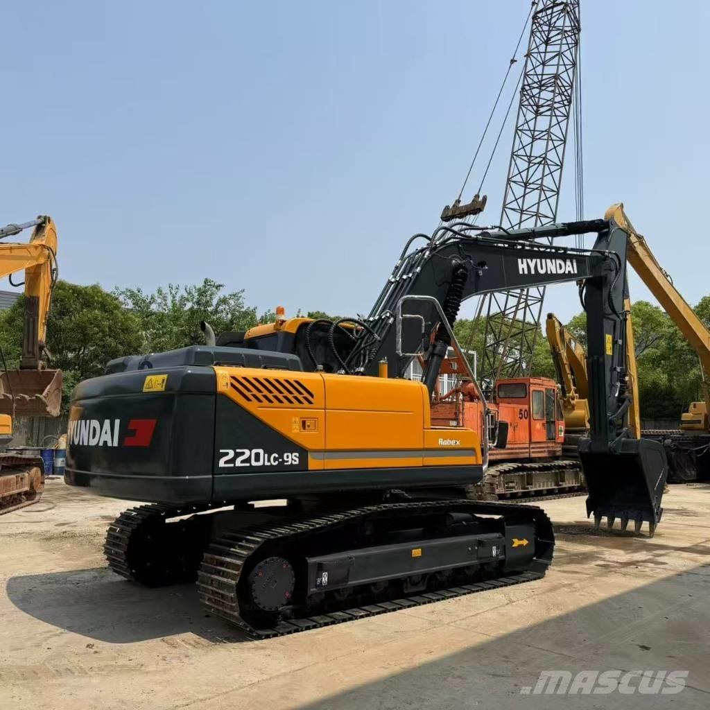 Hyundai R220LC-9S Midikaivukoneet 7t - 12t