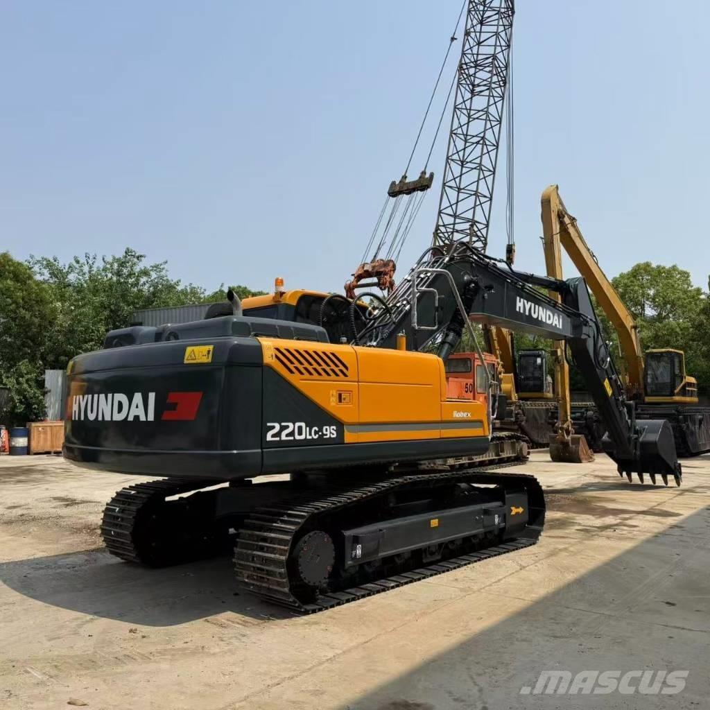Hyundai R220LC-9S Midikaivukoneet 7t - 12t