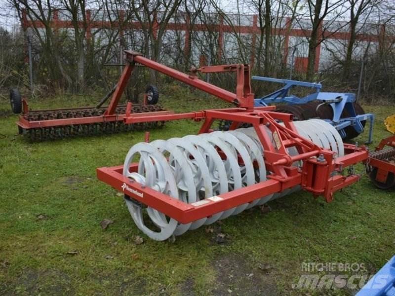 Kverneland 900/14 Muut jyrät