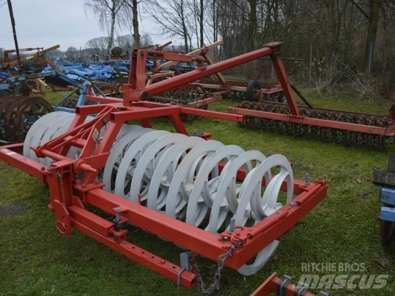 Kverneland 900/14 Muut jyrät