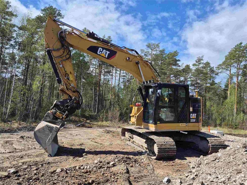 CAT 325FLCR Telakaivukoneet