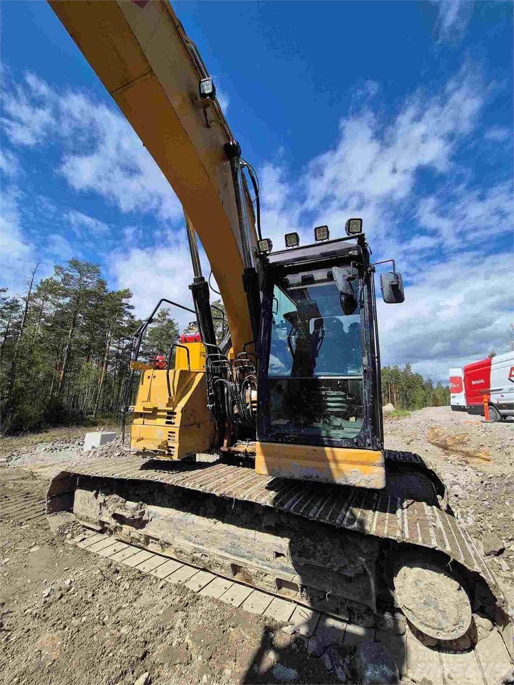 CAT 325FLCR Telakaivukoneet