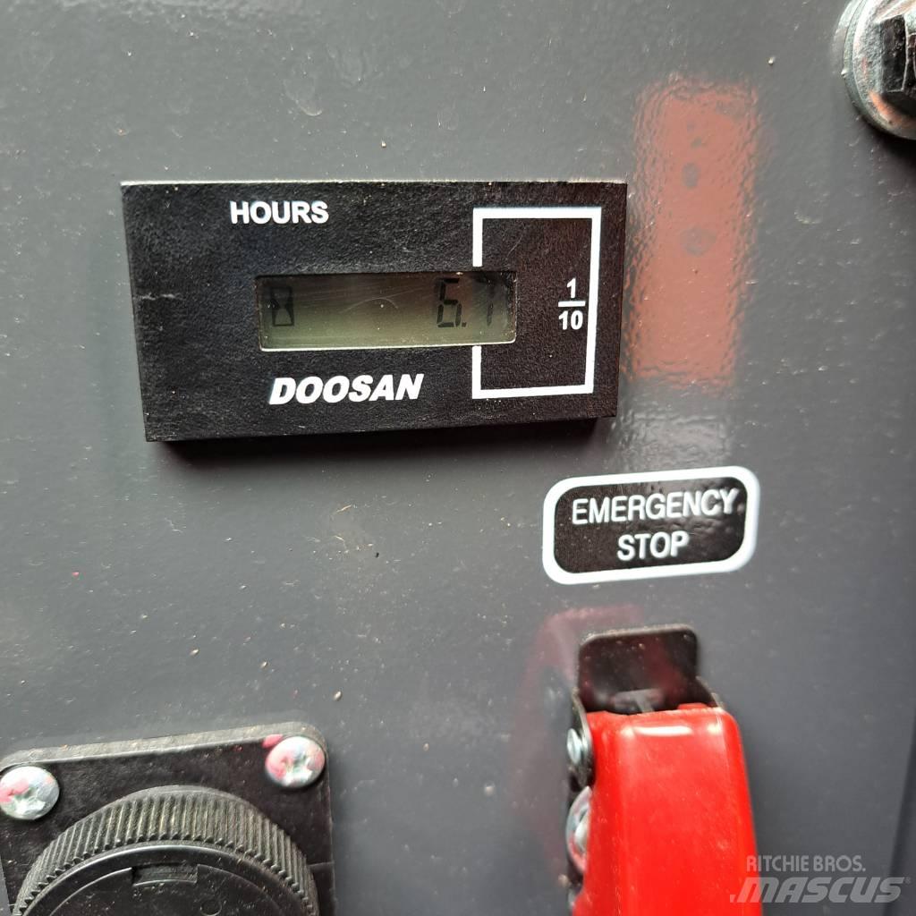 Doosan DX 50 Z Telakaivukoneet