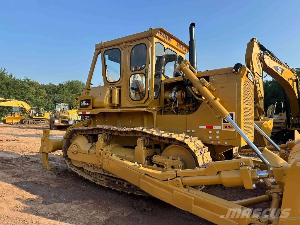 CAT D7G Telaketjupuskutraktorit