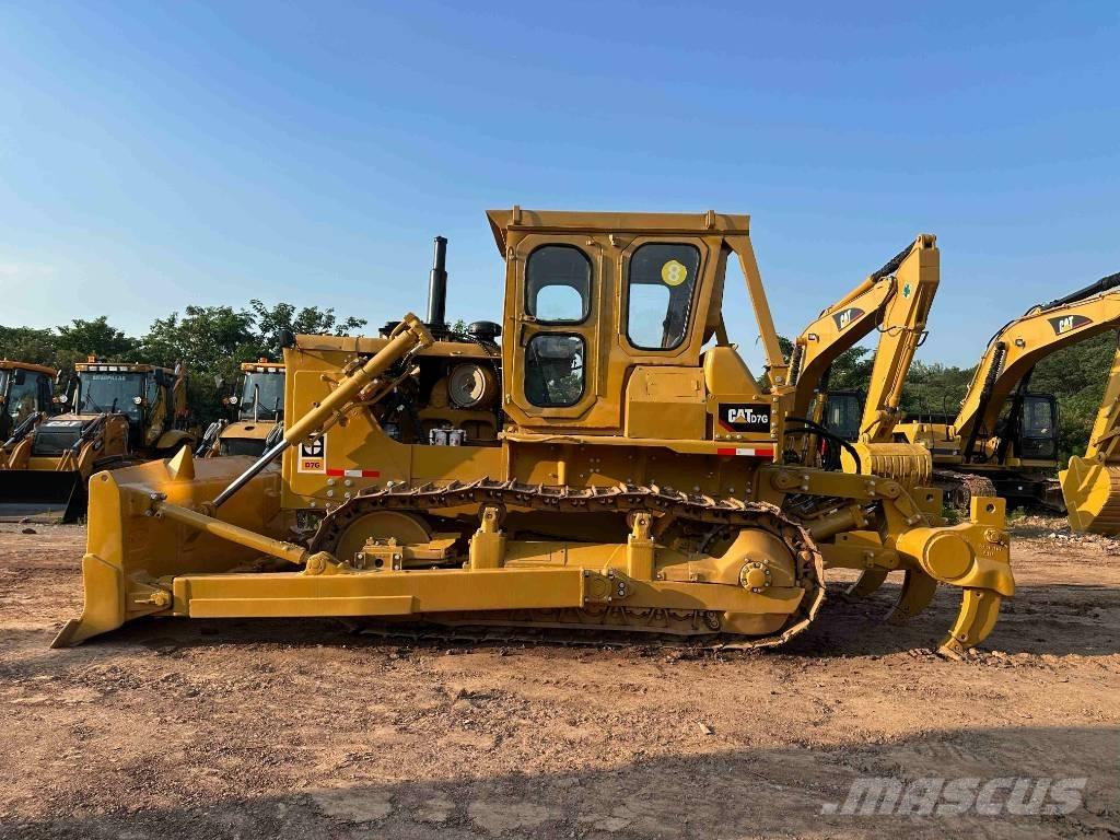 CAT D7G Telaketjupuskutraktorit