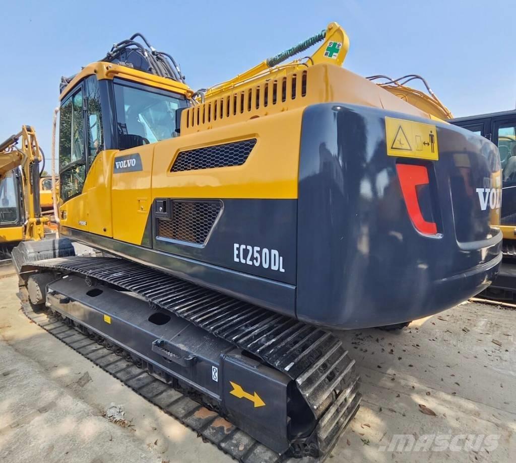 Volvo EC 250 D Telakaivukoneet