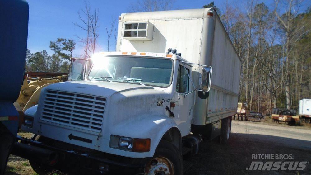 International 4900 Kontti-/tasonostoautot
