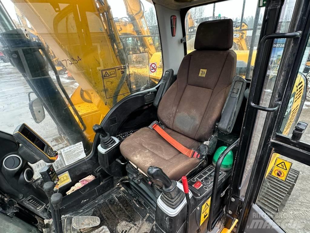 JCB JS 130 LC Telakaivukoneet