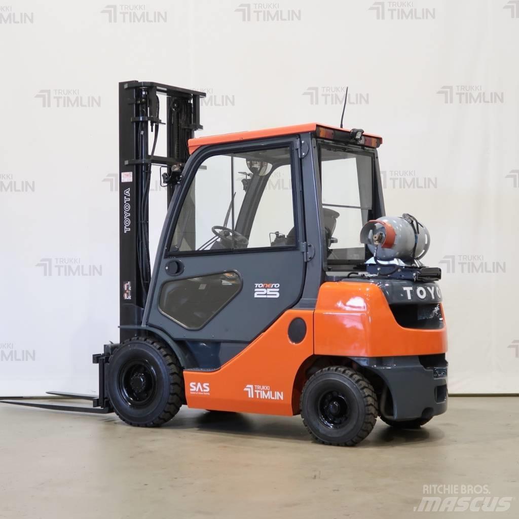 Toyota 02-8FGF25 Nestekaasutrukit