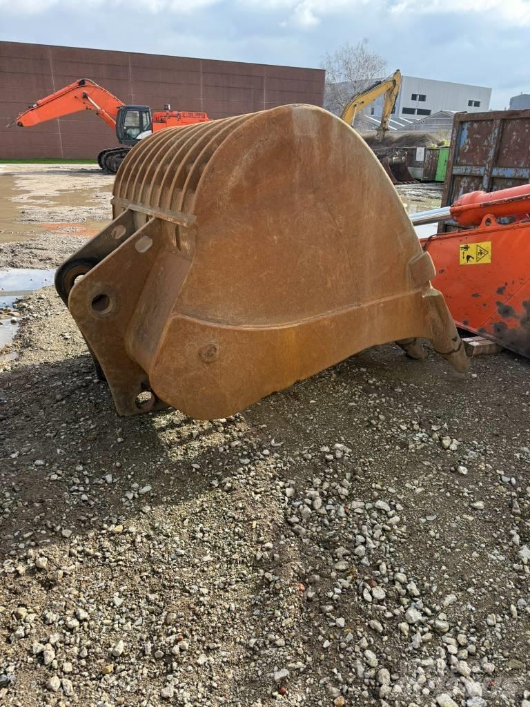 Hitachi ZX690 LCR - 6 Telakaivukoneet