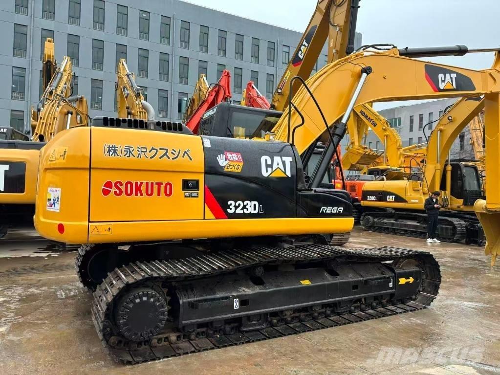 CAT 323 D Telakaivukoneet