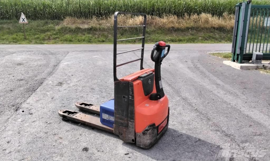 Toyota LWE180 Lavansiirtotrukit