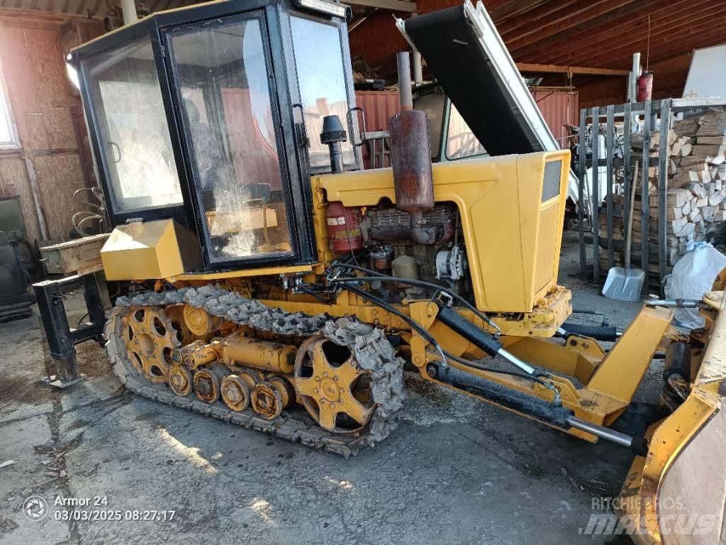  Bulgar T54 Pyöräpuskutraktori