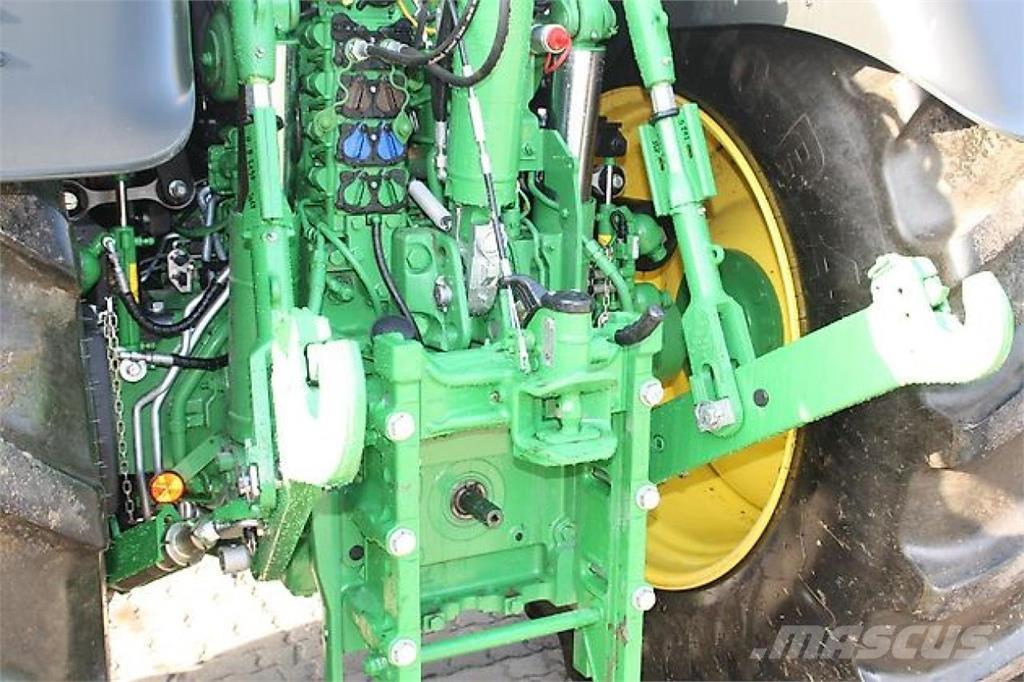 John Deere 6R195 Traktorit