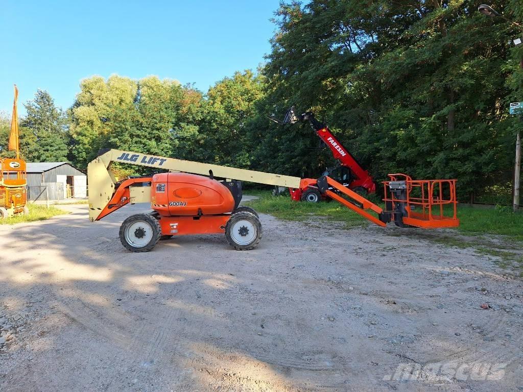JLG 600AJ Kuukulkijat
